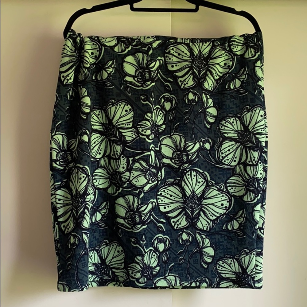 Lularoe Cassie skirt